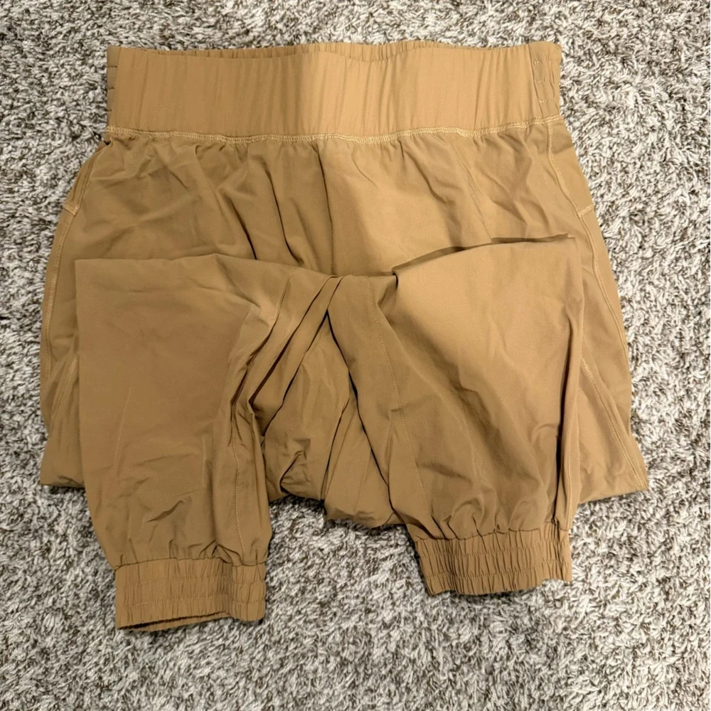 HALARA Women's Camel Jogger Pants